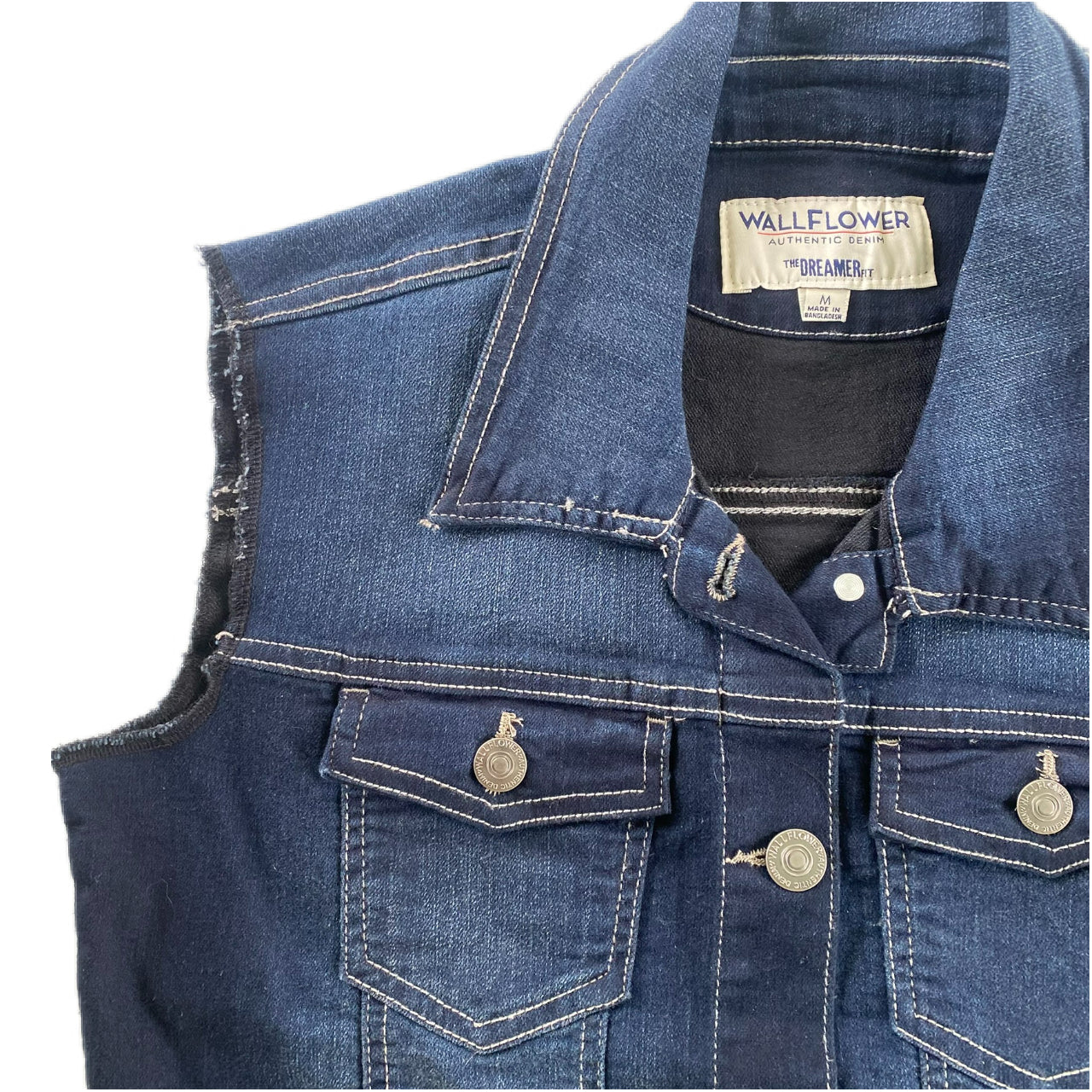 Women's Sleeveless Stretch Denim Vest – Fitted & Edgy – Size Medium (Wallflower)close up front view
