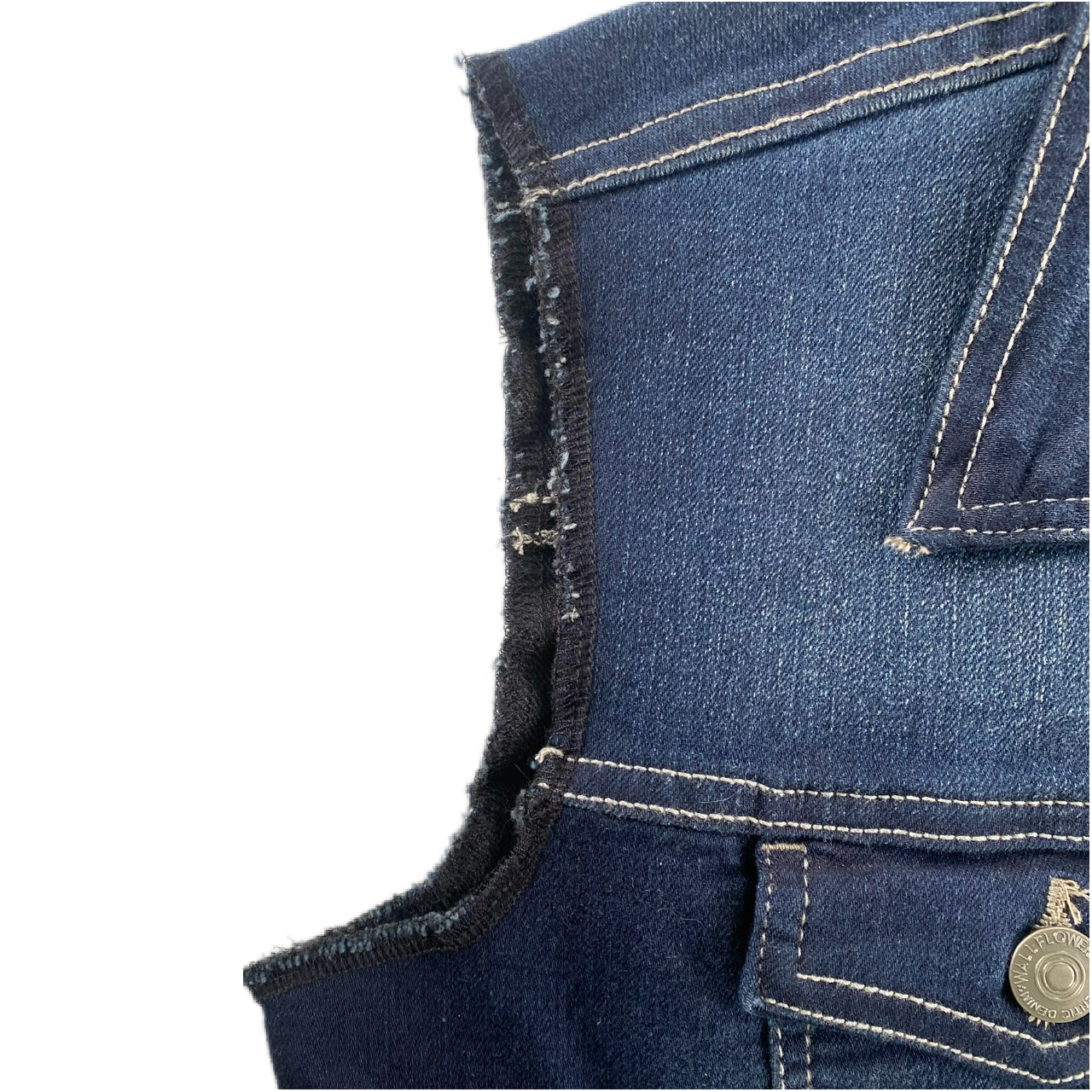 Women's Sleeveless Stretch Denim Vest – Fitted & Edgy – Size Medium (Wallflower)sleeve fringed view