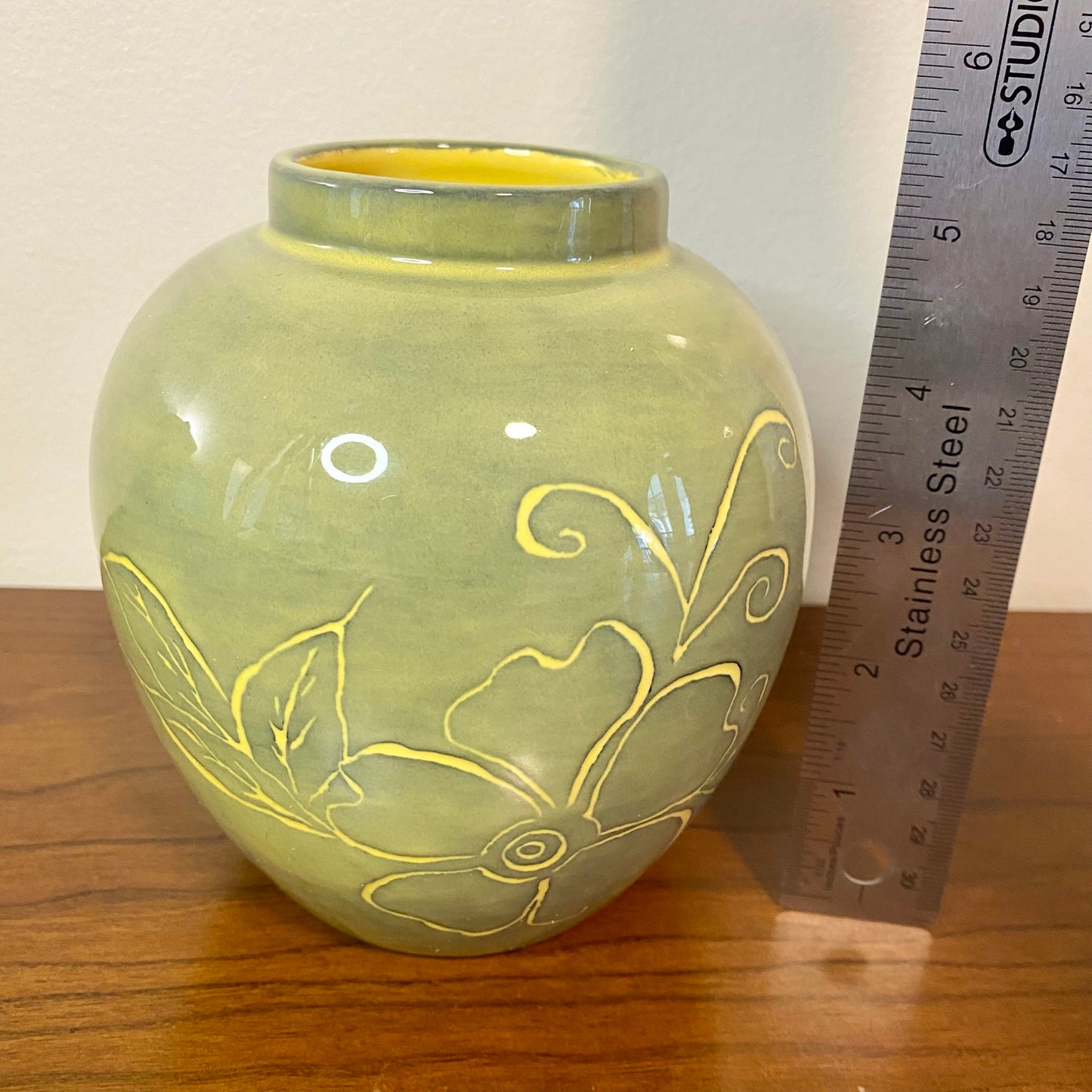 Vase Green Yellow Flower Design 2.5"W x 5"H