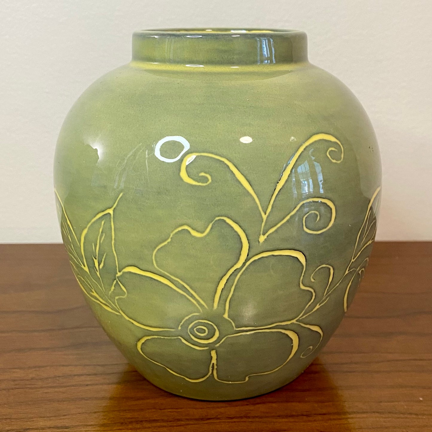 Vase Green Yellow Flower Design 2.5"W x 5"H
