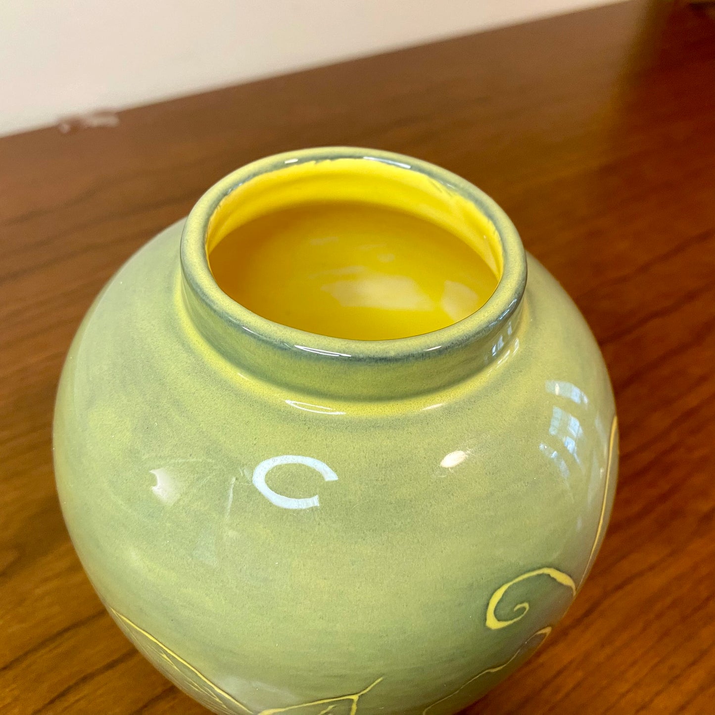 Vase Green Yellow Flower Design 2.5"W x 5"H