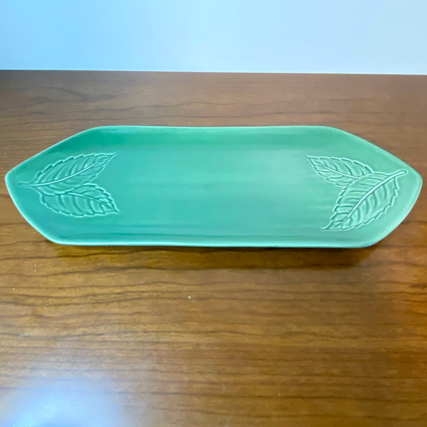 DELTA designed by Betty Singer/Cherison Oblong Green Leaf Print Ceramic Platter