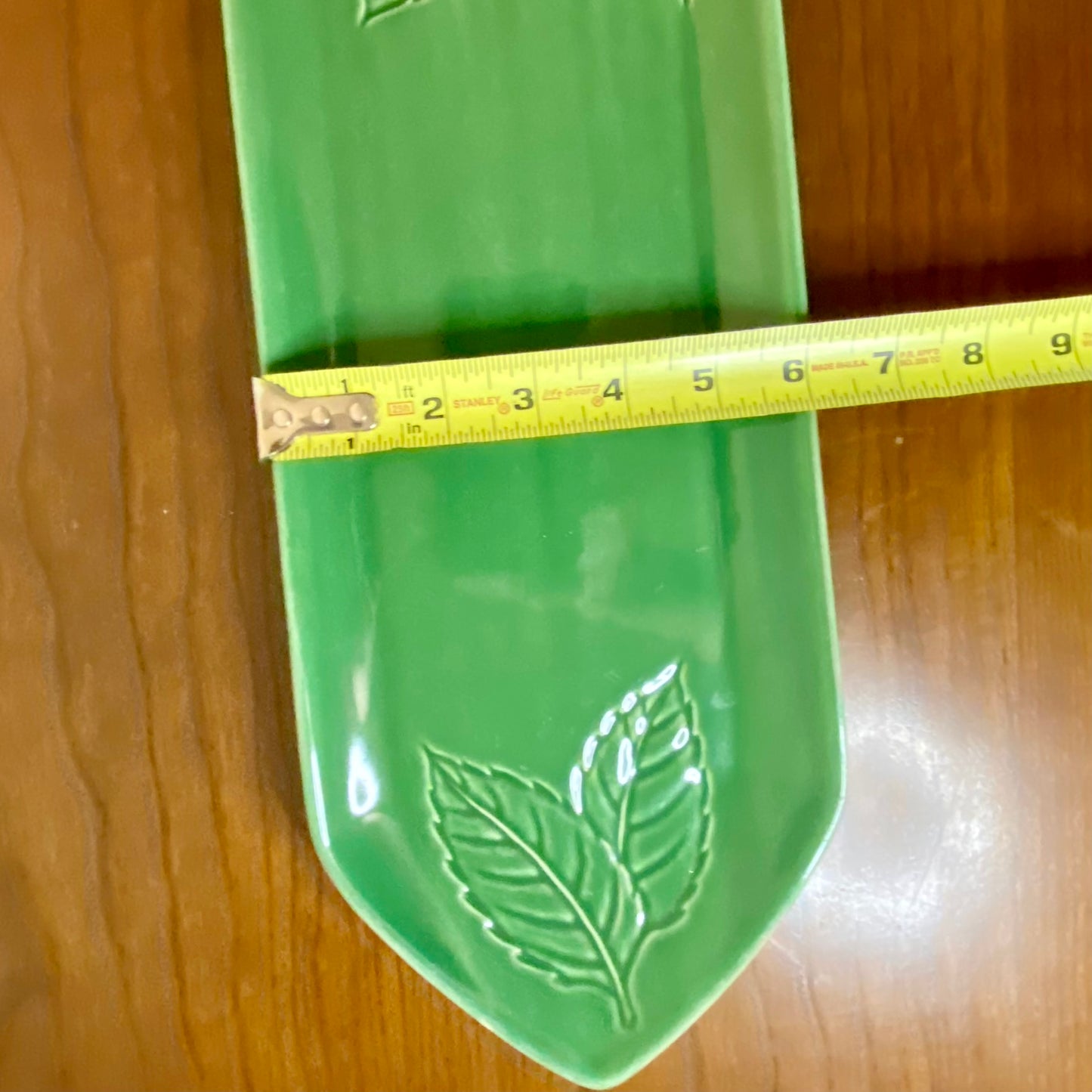 DELTA designed by Betty Singer/Cherison Oblong Green Leaf Print Ceramic Platter