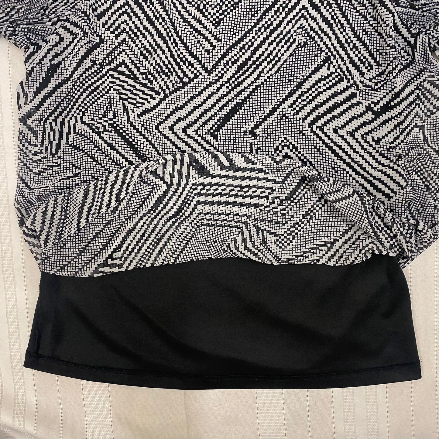 Cleo Women's Pleated 3/4 Sleeve Lined Top – Black & White, Size Large view of black lining