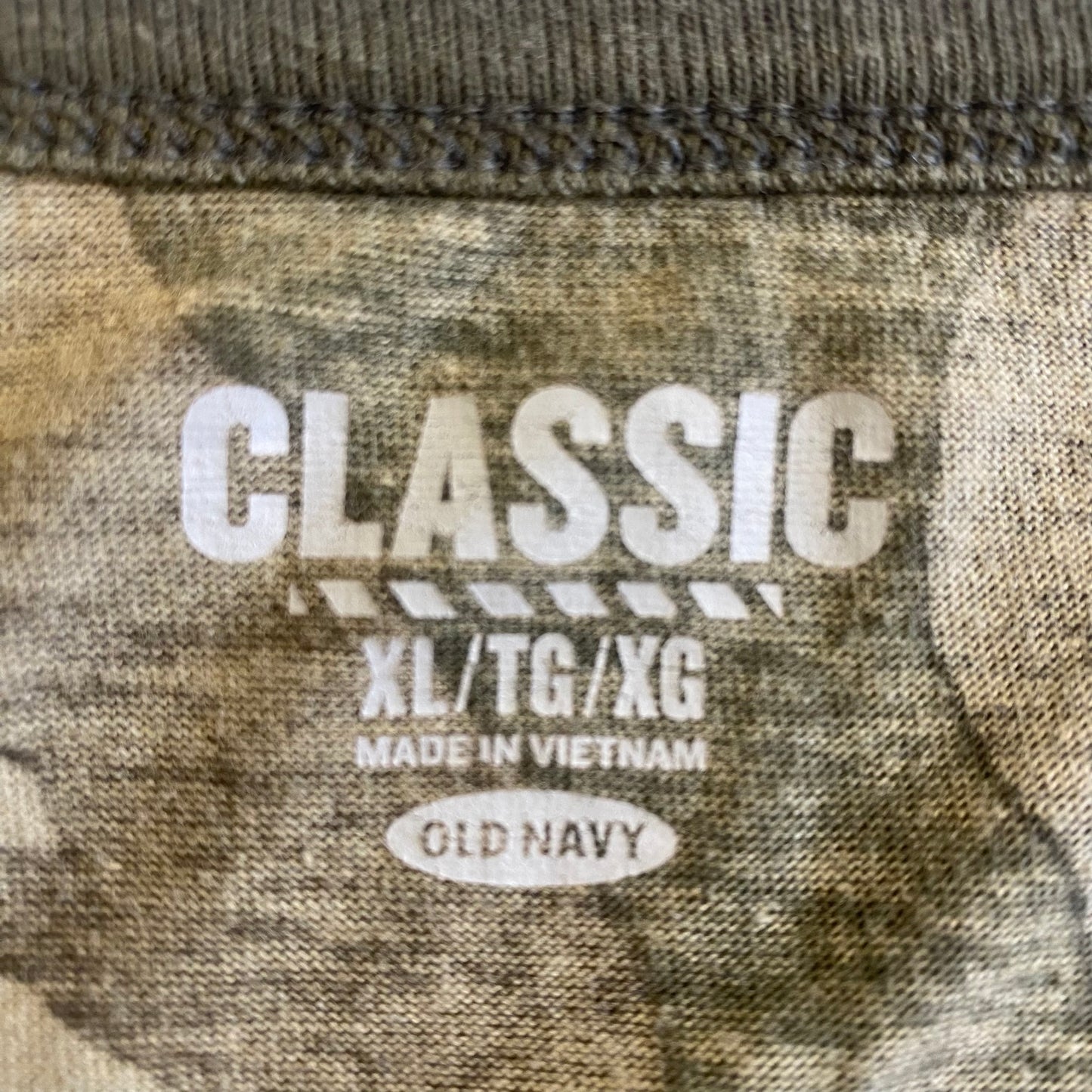 Old Navy Men's Long Sleeve Pullover Camouflage T-shirt Green Size XL
