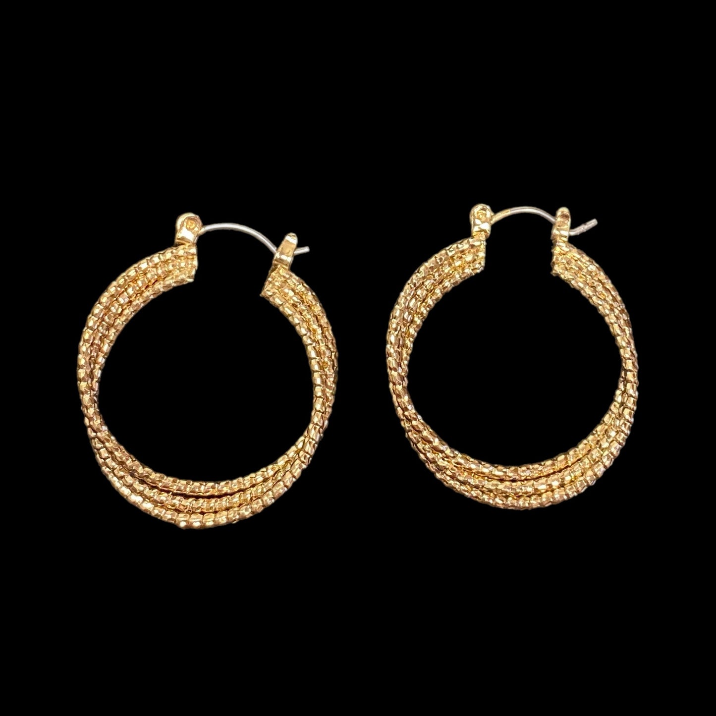 Women's Hoop Gold Fashion Earrings with Saddleback Closure