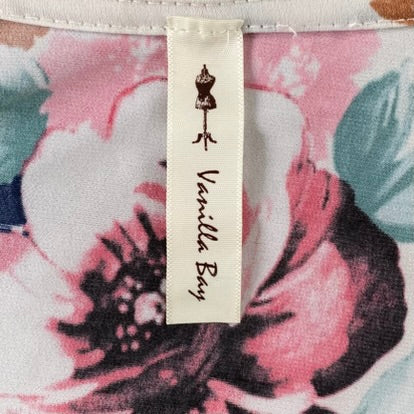 Women's Short Sleeve Floral Wrap Maxi Dress – Flowy & Elegant – Size Small (Vanilla Bay) garment tag