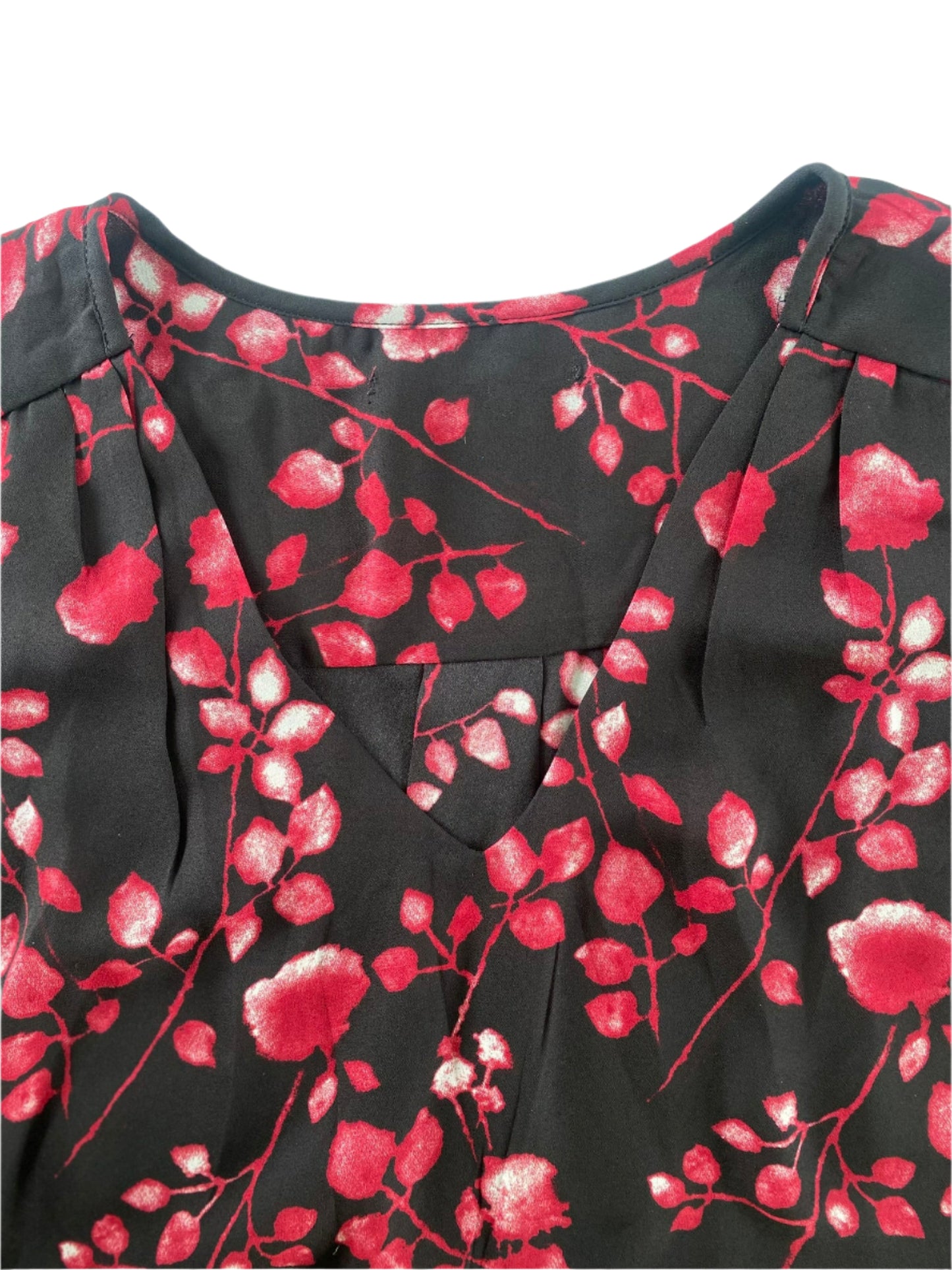 Women’s Black Sleeveless Asymmetrical Hem Blouse – Size L close up view of the front