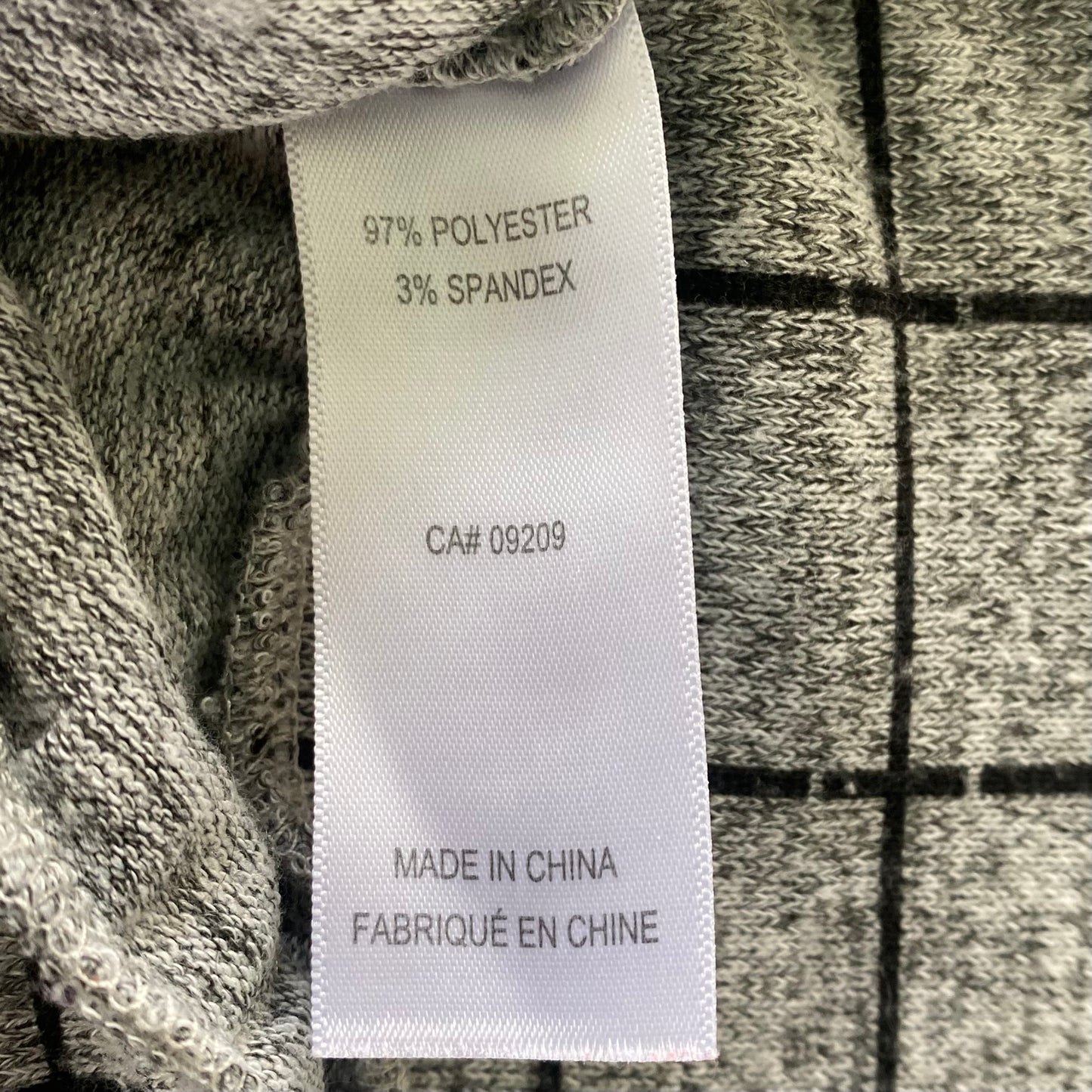 Women's Windowpane Grid Print Sweater – Soft & Stretchy – Size Large (Cleo)garment tag showing fabric