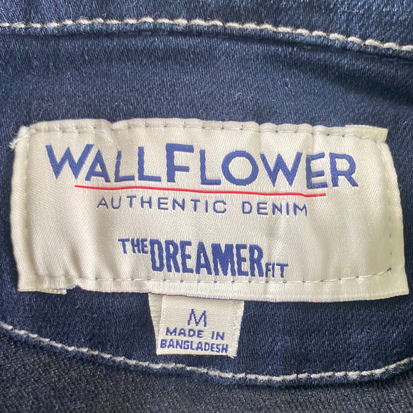 Women's Sleeveless Stretch Denim Vest – Fitted & Edgy – Size Medium (Wallflower)garment tag
