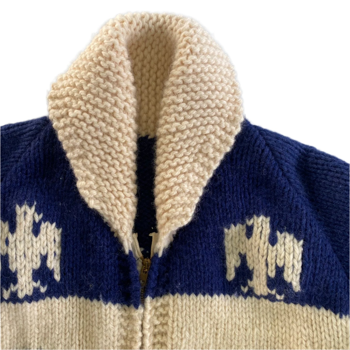 Handmade Cowichan-Style Wool Sweater – Zip-Up – Eagle Motif – Size Medium close up of the collar