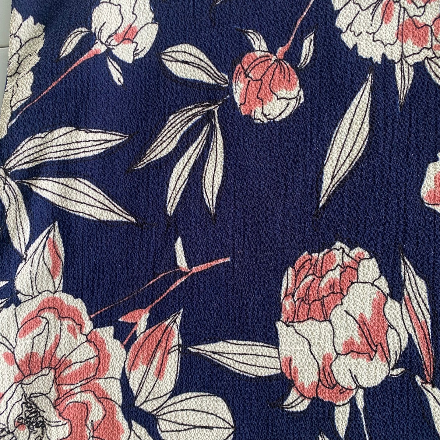 Floral Sleeveless Top – Navy & Coral – Lightweight & Stylish – Size L (Missa) fabric detail