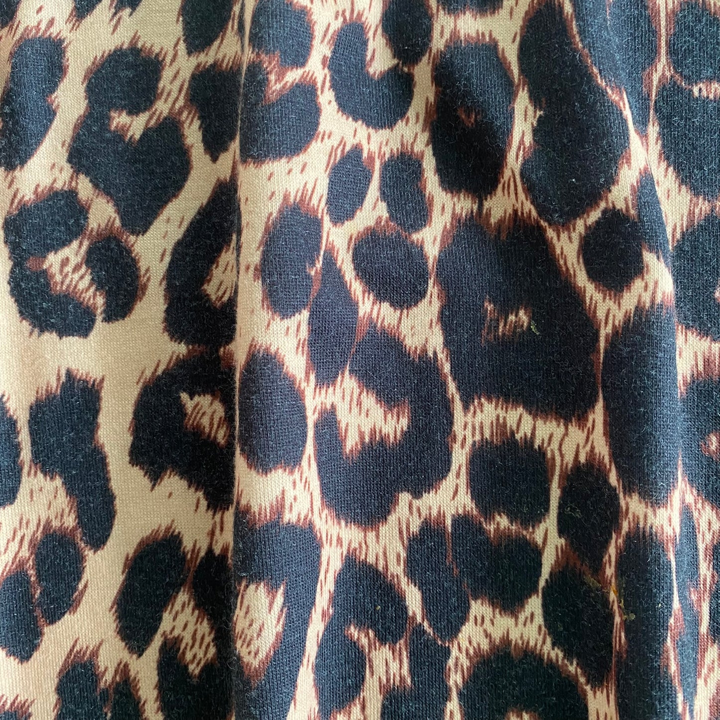 Leopard Print V-Neck Button-Front Tunic – Size 2XL (Unbranded) fabric close up