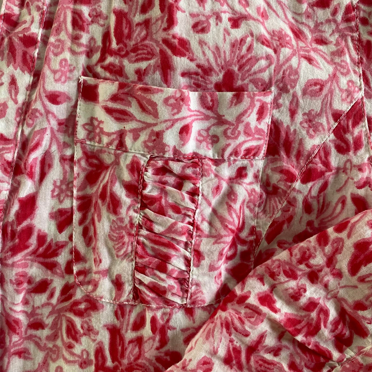 Pink & White Floral Blouse – Button Front – Lightweight Cotton – Size XL (Haggar) pocket