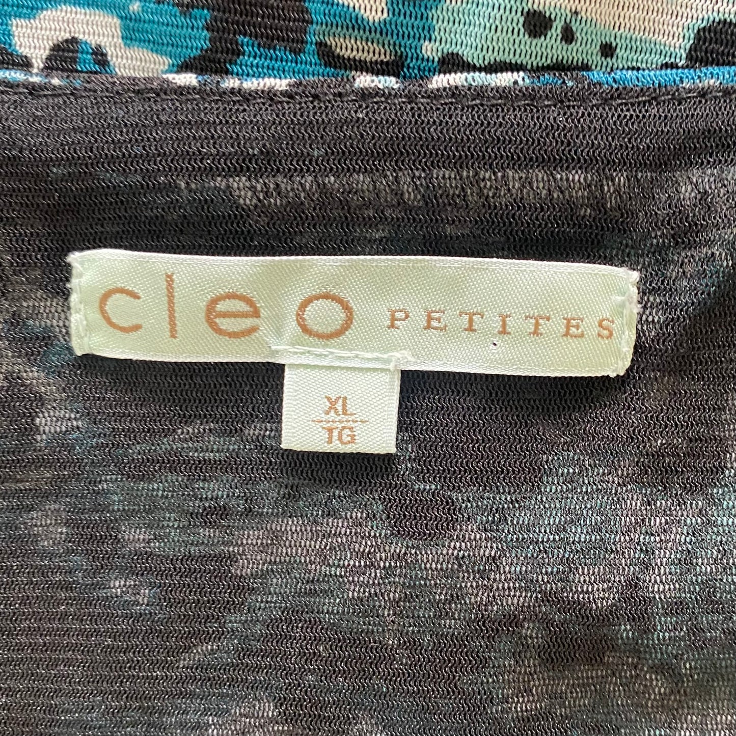 Blue & White Floral Sleeveless Top – Lightweight Nylon – Size XL Petite (Cleo) garment tag