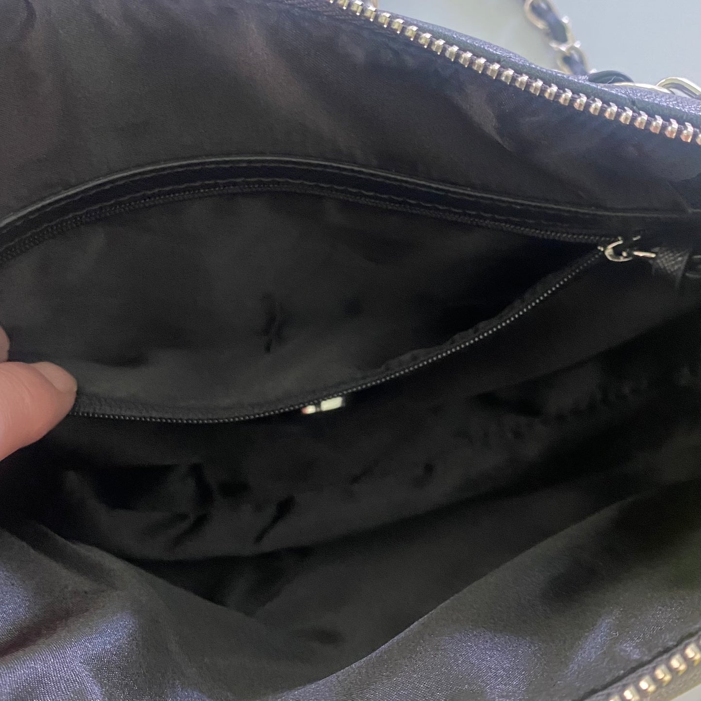 Black Quilted Leather Shoulder Bag – Chain Strap – Zip Top – 100% Genuine Leather (DKNY) interior