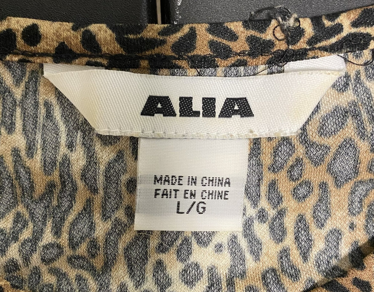 Animal Print Top Alia Brand Tag Neckline Size Large