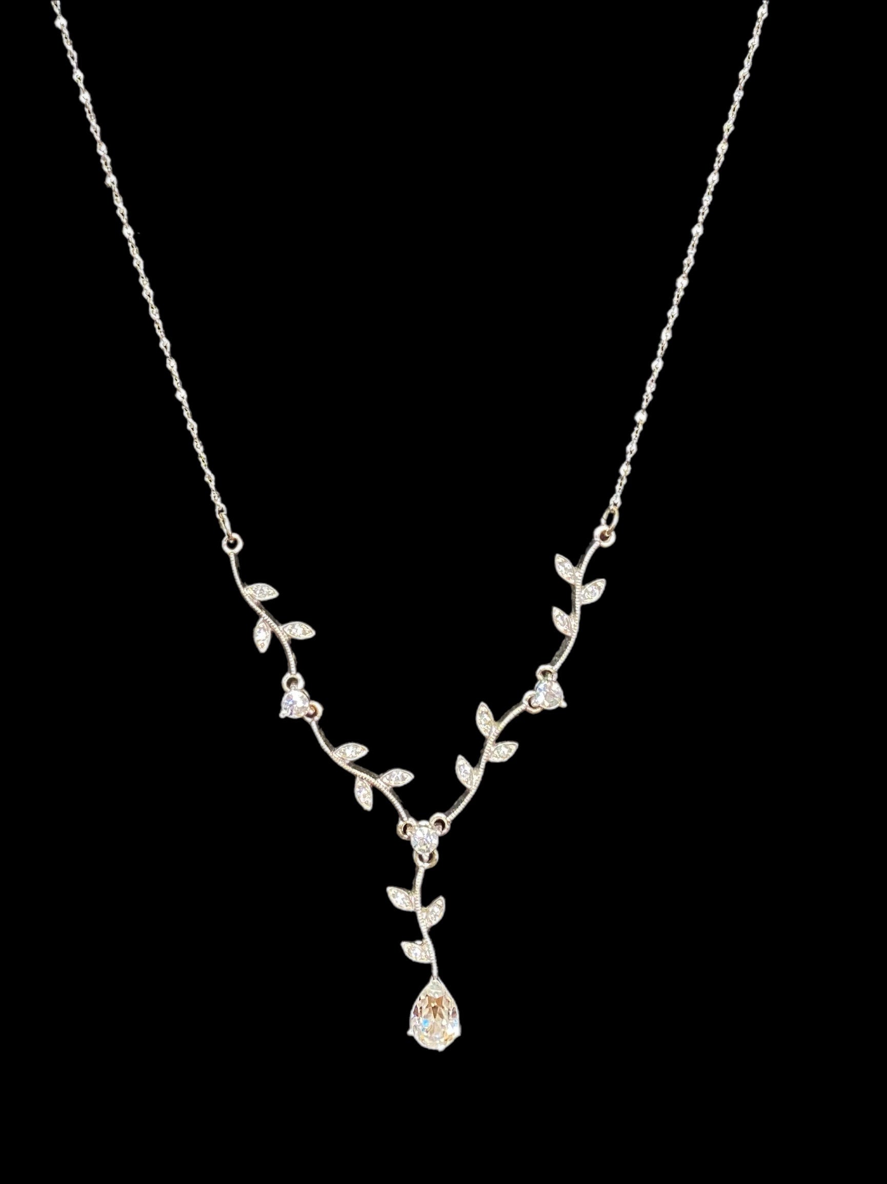 Women's Flower & Vine Silver Fashion Necklace
