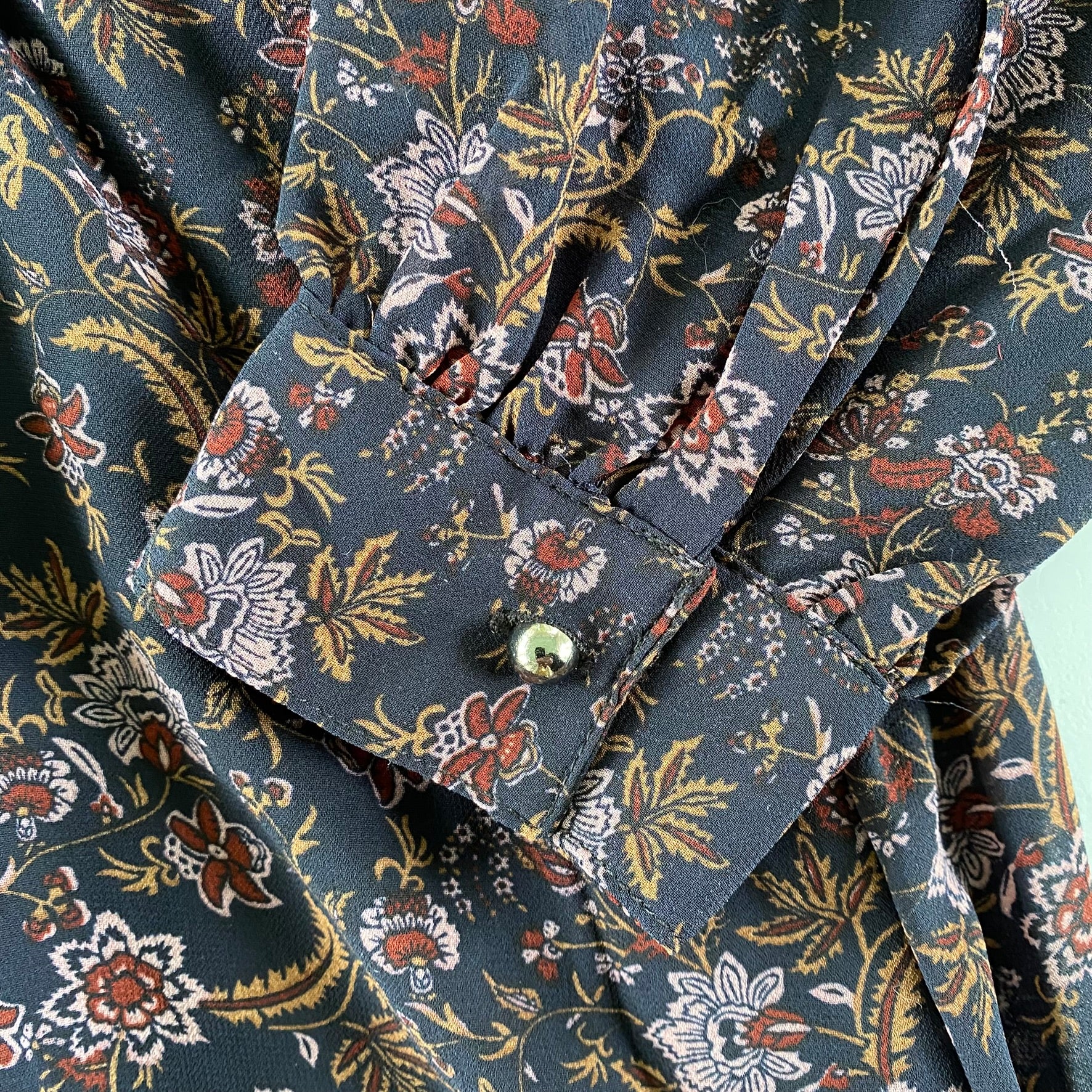 Women's Burgundy Floral Long Sleeve Dress with Ruffled Neckline & Decorative Shank Buttons, Size M [Devoted]sleeve details