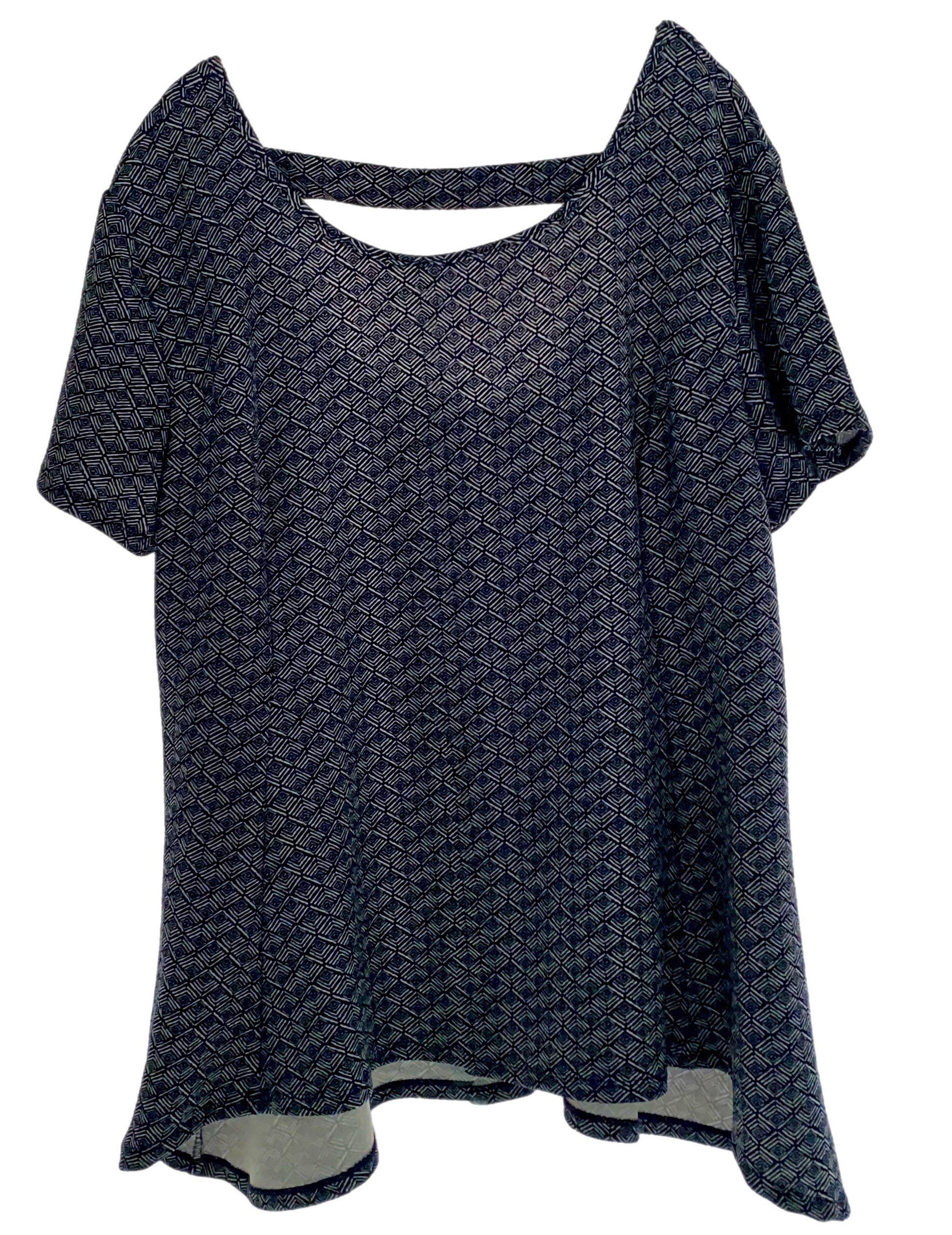 Geometric Print Tunic Top – Short Sleeve, Flowy & Stylish – Size 2XL (Style Therapy)flat lay front view