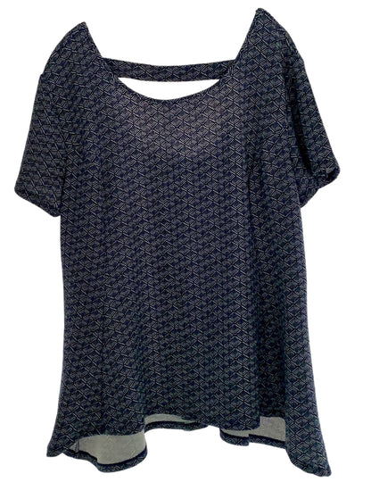 Geometric Print Tunic Top – Short Sleeve, Flowy & Stylish – Size 2XL (Style Therapy)flat lay front view