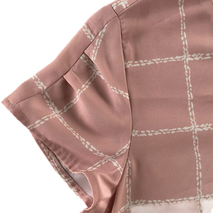 Women's Short Sleeve Windowpane Print Blouse – Lightweight & Stylish – Size Medium (Dex) sleeve detail