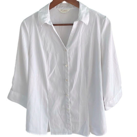 Women’s White 3/4 Sleeve Collared Button-Up Shirt – Size 10 [Tradition] hanging view front