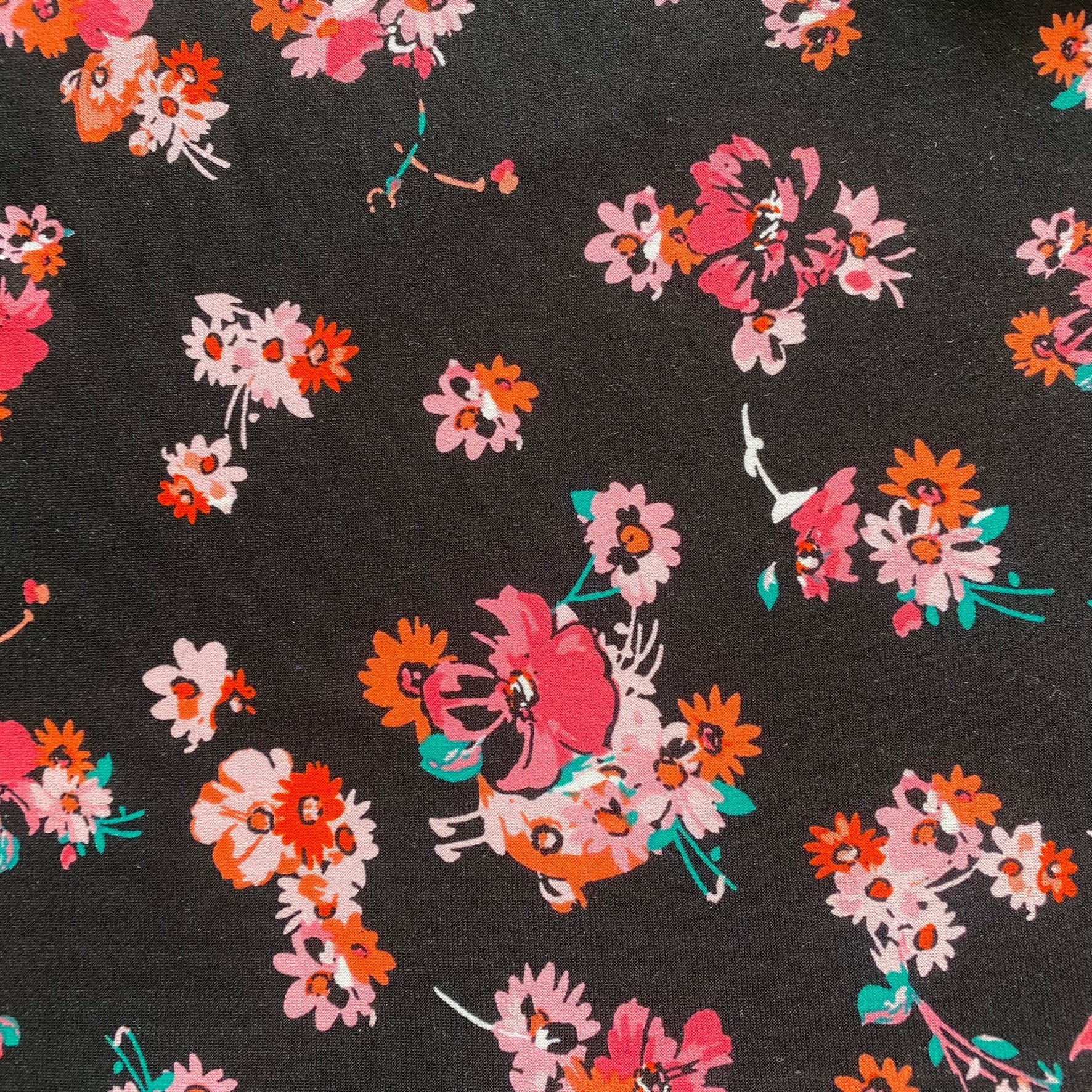 Women’s Sleeveless Floral Pleated Blouse – Size Large [Calvin Klein] close up of print
