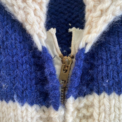 Handmade Cowichan-Style Wool Sweater – Zip-Up – Eagle Motif – Size Medium close up of the zipper
