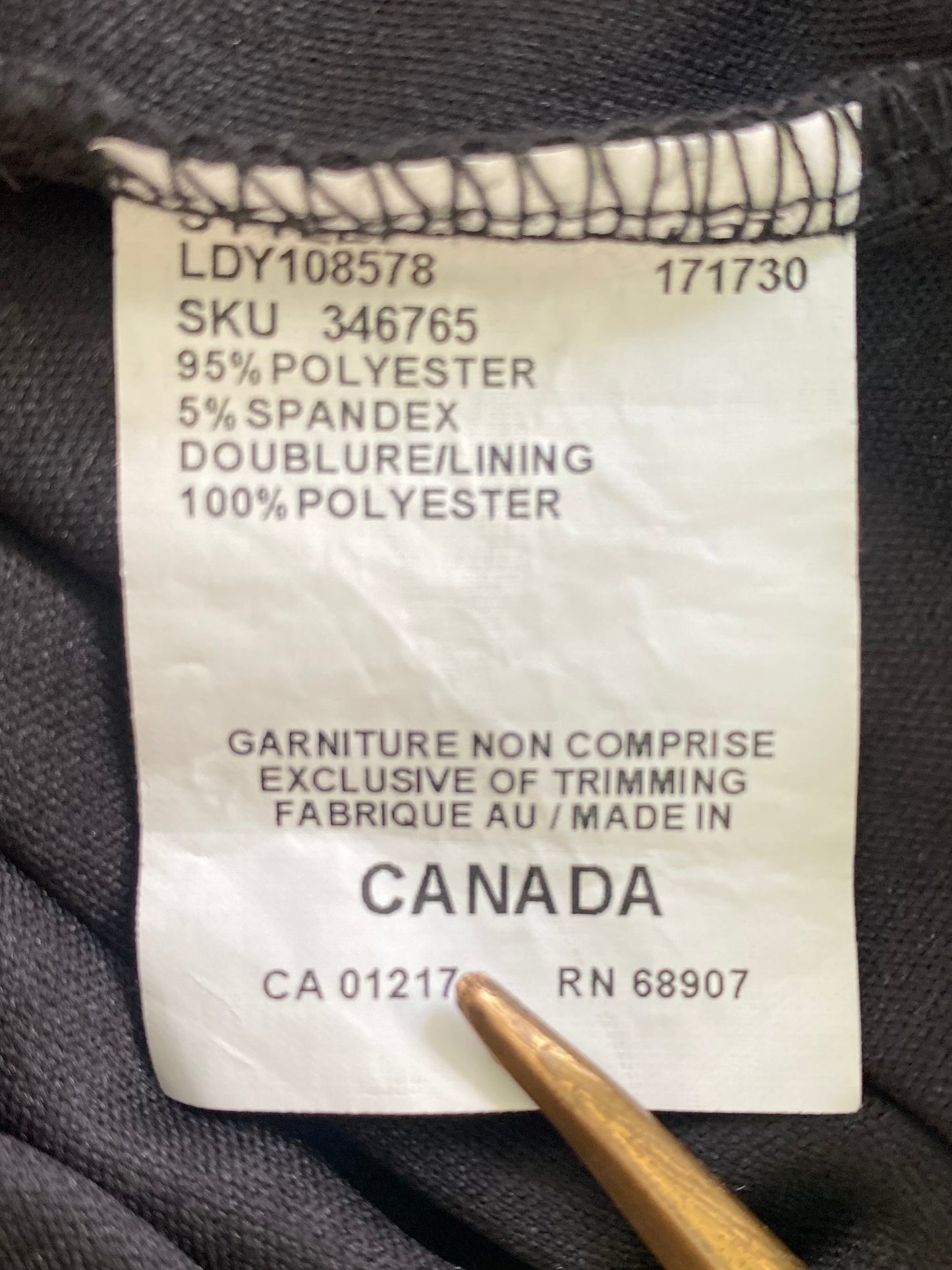 Floral Print Sleeveless Dress – Ruched Waist – Made in Canada – Size M (Le Château) garment tag with materials