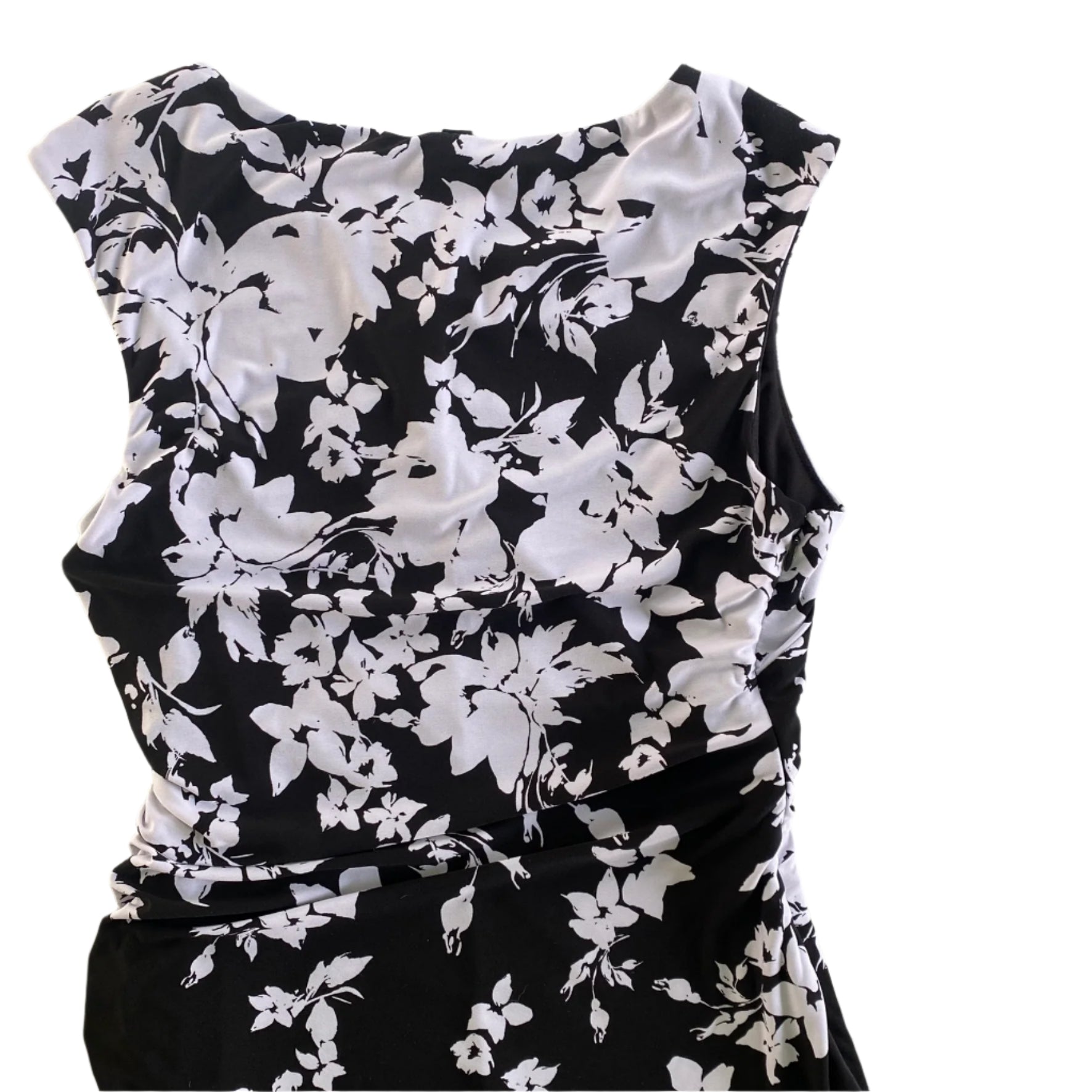 Floral Print Sleeveless Dress – Ruched Waist – Made in Canada – Size M (Le Château) close up