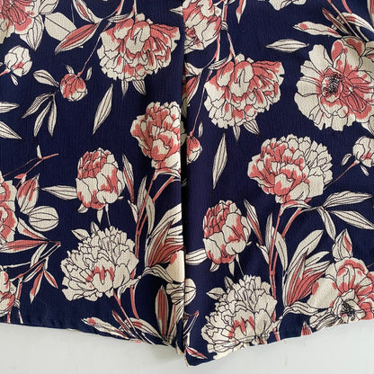 Floral Sleeveless Top – Navy & Coral – Lightweight & Stylish – Size L (Missa) front pleat