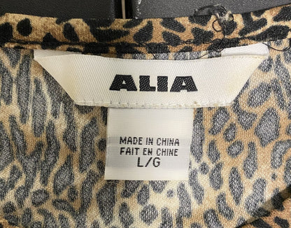 Animal Print Top Alia Brand Tag Neckline Size Large